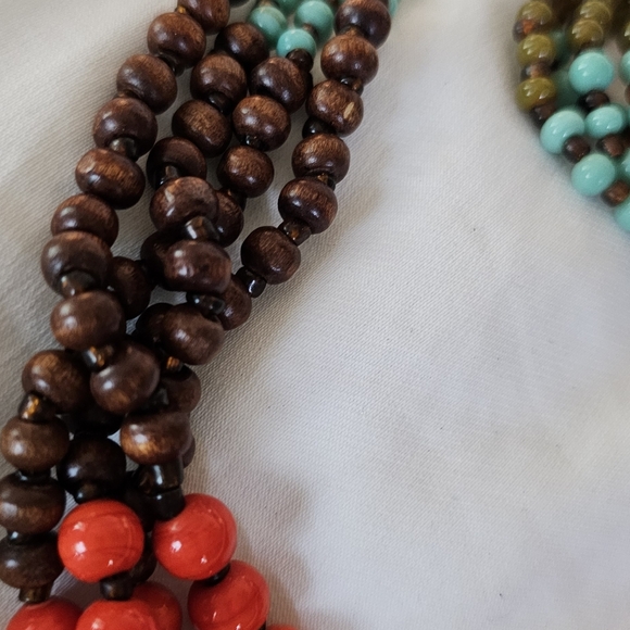 Southern red agate and turquoise w wooden beads and green beads 24" LOT#317 - Picture 6 of 9